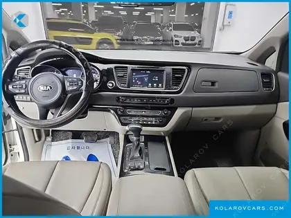 KIA CARNIVAL 9-SEATER NOBLESSE