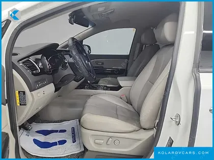 KIA CARNIVAL 9-SEATER NOBLESSE
