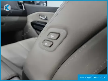 KIA CARNIVAL 9-SEATER NOBLESSE