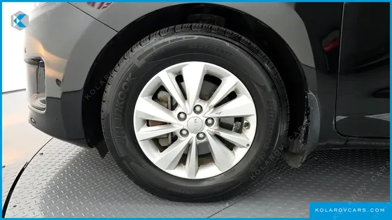 KIA CARNIVAL 11-SEATER LUXURY