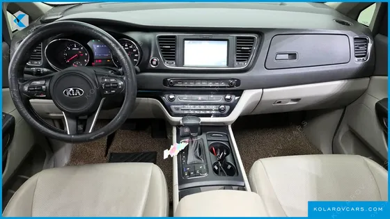 KIA CARNIVAL 11-SEATER LUXURY