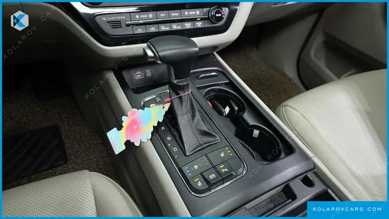KIA CARNIVAL 11-SEATER LUXURY