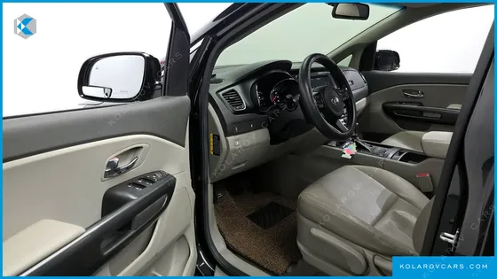 KIA CARNIVAL 11-SEATER LUXURY