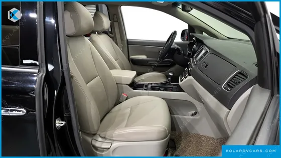 KIA CARNIVAL 11-SEATER LUXURY