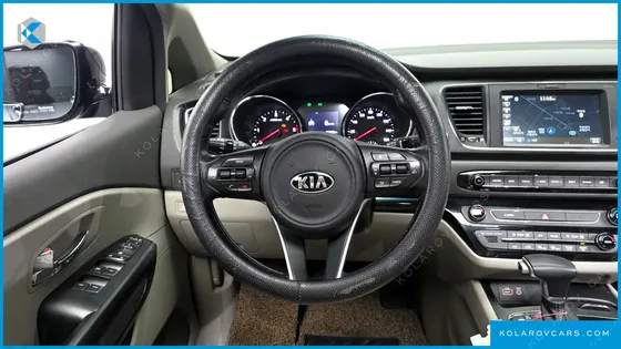 KIA CARNIVAL 11-SEATER LUXURY