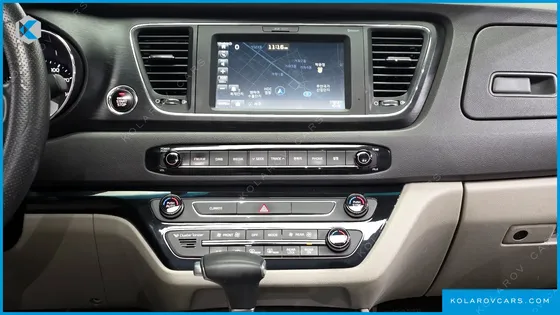 KIA CARNIVAL 11-SEATER LUXURY