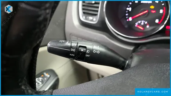 KIA CARNIVAL 11-SEATER LUXURY