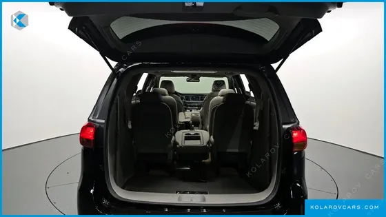 KIA CARNIVAL 11-SEATER LUXURY