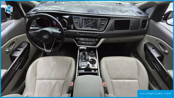 KIA CARNIVAL 9-SEATER OUTDOOR