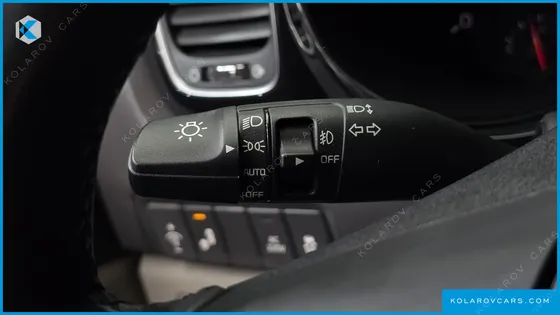 KIA CARNIVAL 9-SEATER OUTDOOR