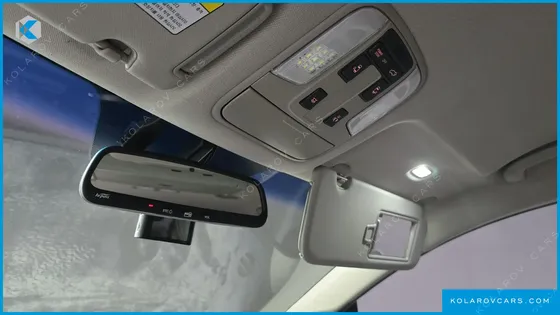KIA CARNIVAL 9-SEATER OUTDOOR