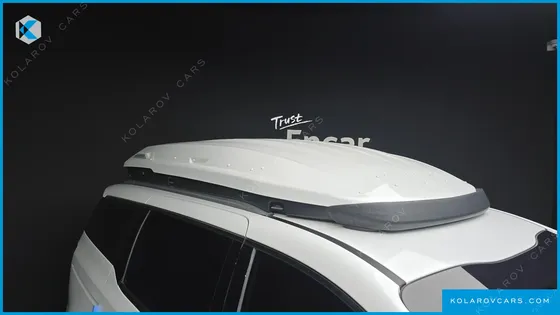KIA CARNIVAL 9-SEATER OUTDOOR