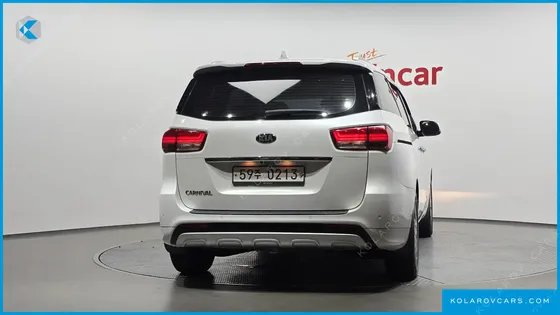 KIA CARNIVAL 9-SEATER NOBLESSE