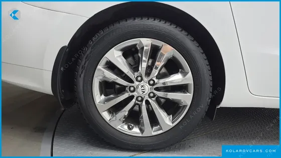 KIA CARNIVAL 9-SEATER NOBLESSE