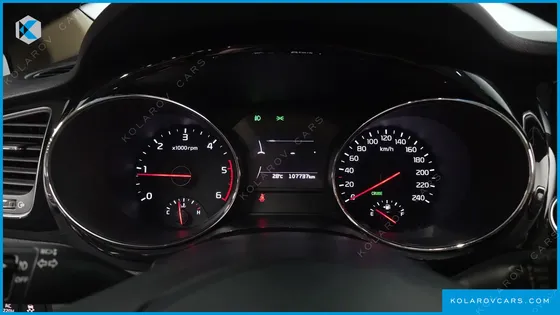 KIA CARNIVAL 9-SEATER NOBLESSE