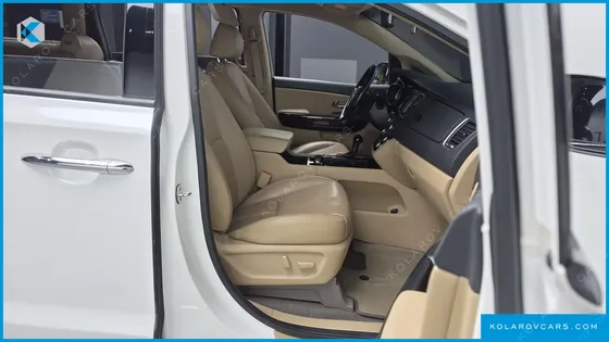 KIA CARNIVAL 9-SEATER NOBLESSE