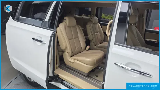 KIA CARNIVAL 9-SEATER NOBLESSE