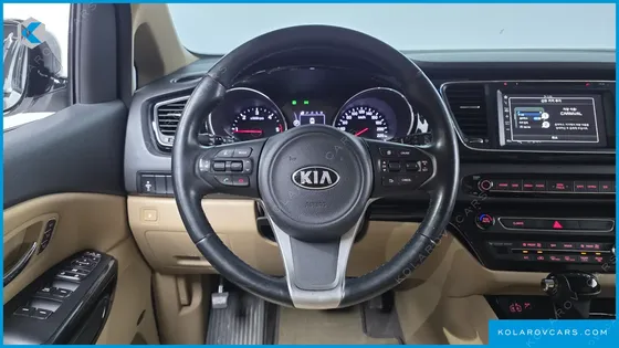 KIA CARNIVAL 9-SEATER NOBLESSE
