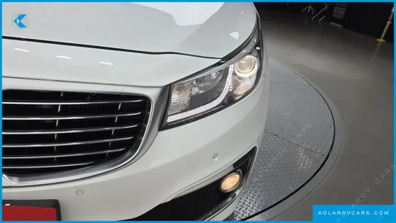 KIA CARNIVAL 9-SEATER NOBLESSE