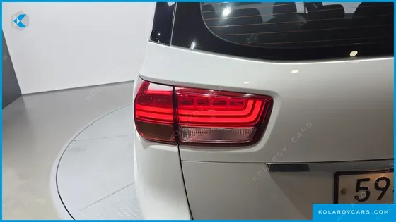 KIA CARNIVAL 9-SEATER NOBLESSE