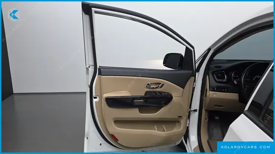 KIA CARNIVAL 9-SEATER NOBLESSE