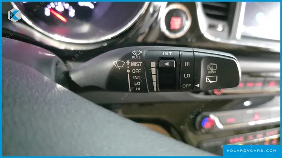 KIA CARNIVAL 9-SEATER NOBLESSE