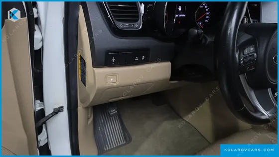 KIA CARNIVAL 9-SEATER NOBLESSE