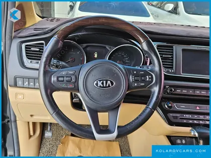 KIA CARNIVAL 7-SEATER LIMOUSINE