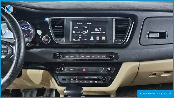KIA CARNIVAL 7-SEATER LIMOUSINE