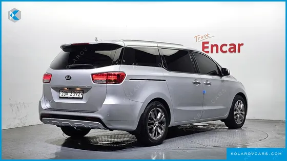 KIA CARNIVAL 9-SEATER PRESTIGE