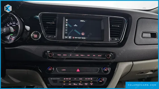KIA CARNIVAL 9-SEATER PRESTIGE