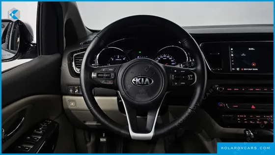 KIA CARNIVAL 9-SEATER PRESTIGE