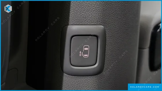 KIA CARNIVAL 9-SEATER PRESTIGE