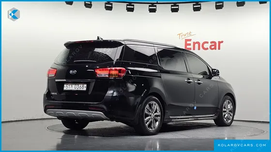 KIA CARNIVAL 9-SEATER NOBLESSE
