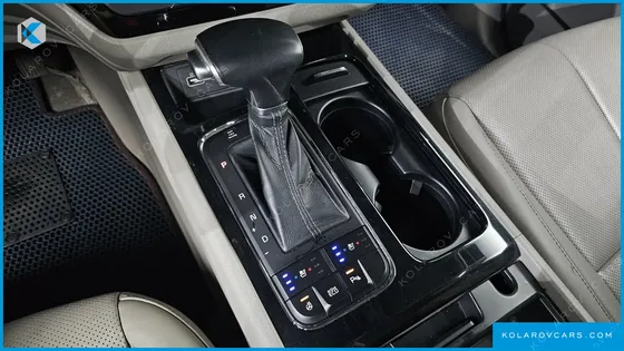 KIA CARNIVAL 9-SEATER NOBLESSE