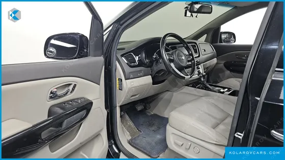 KIA CARNIVAL 9-SEATER NOBLESSE
