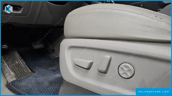 KIA CARNIVAL 9-SEATER NOBLESSE