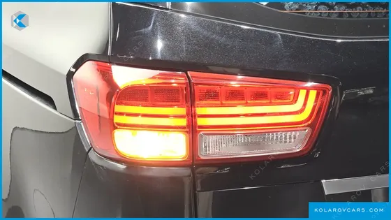 KIA CARNIVAL 9-SEATER NOBLESSE