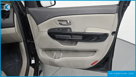 KIA CARNIVAL 9-SEATER NOBLESSE
