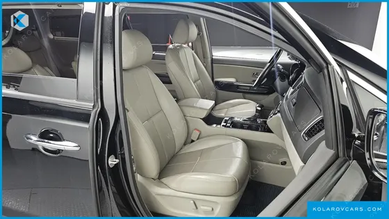 KIA CARNIVAL 9-SEATER NOBLESSE