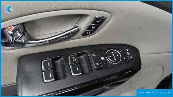 KIA CARNIVAL 9-SEATER NOBLESSE