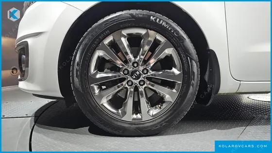 KIA CARNIVAL 9-SEATER PRESTIGE