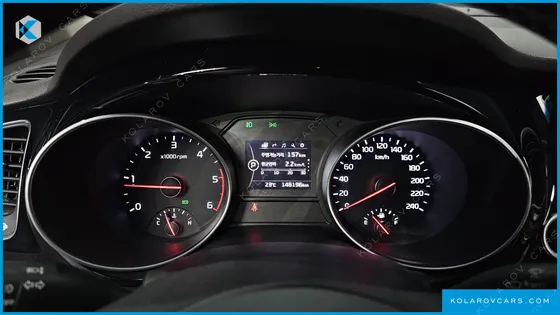 KIA CARNIVAL 9-SEATER PRESTIGE