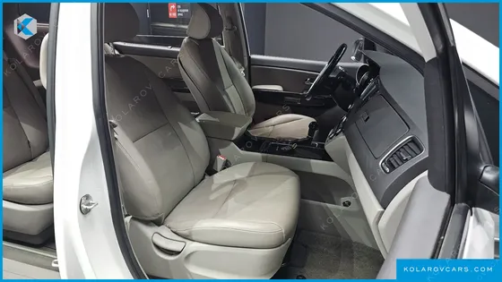 KIA CARNIVAL 9-SEATER PRESTIGE