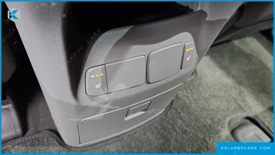 KIA CARNIVAL 9-SEATER PRESTIGE