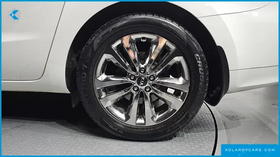 KIA CARNIVAL 9-SEATER PRESTIGE