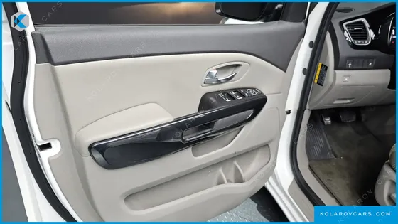 KIA CARNIVAL 9-SEATER PRESTIGE