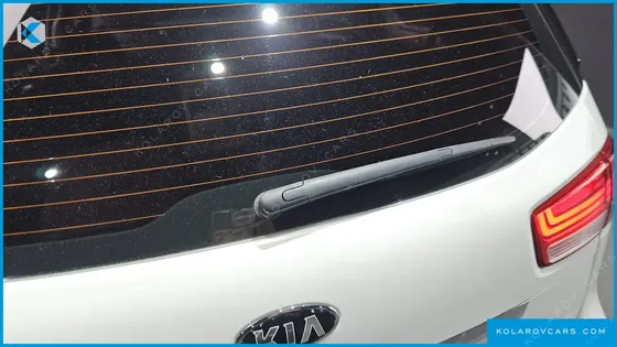 KIA CARNIVAL 9-SEATER PRESTIGE