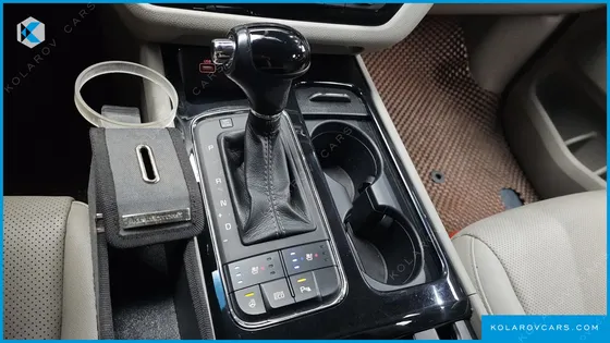KIA CARNIVAL 11-SEATER PRESTIGE