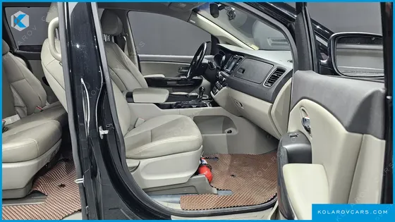 KIA CARNIVAL 11-SEATER PRESTIGE